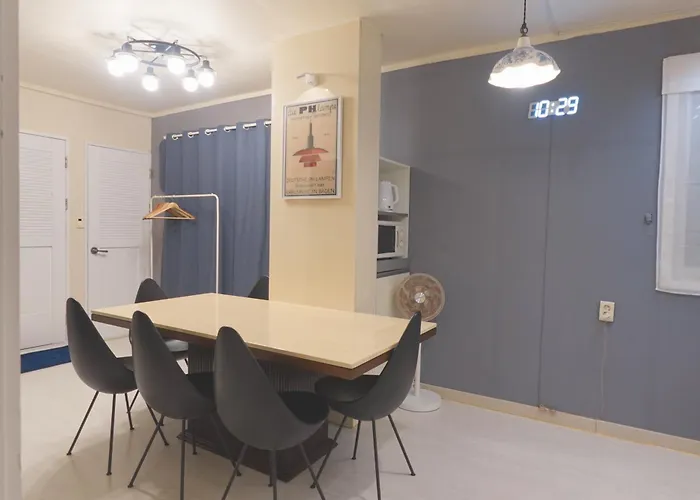 Jinique In Cozy ,2 ,3 Queen Beds, Gyeongbokgung Mrt 10min ,6person Possible,restaurant Street,hanbok Trip,near Gwanghwamun And Gyeongbokgung Palace * Seul