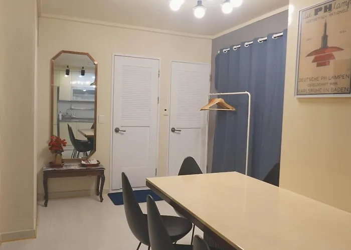 Jinique In Cozy ,2 ,3 Queen Beds, Gyeongbokgung Mrt 10min ,6person Possible,restaurant Street,hanbok Trip,near Gwanghwamun And Gyeongbokgung Palace * Seul