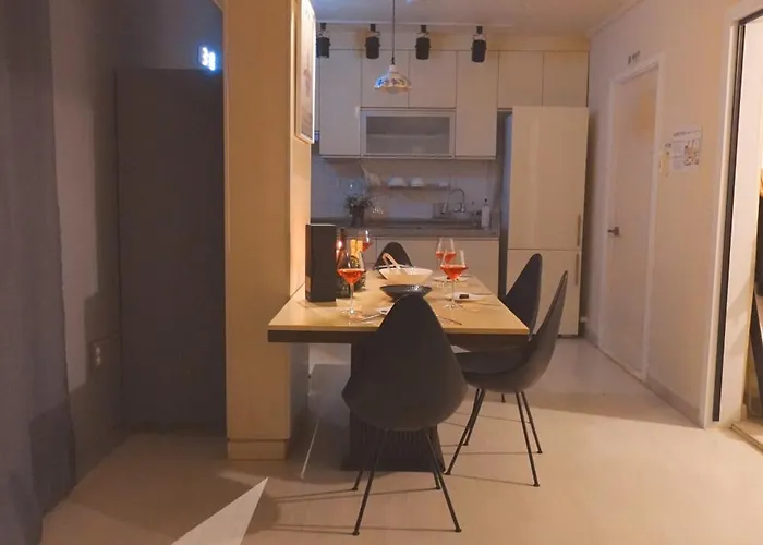 Jinique In Cozy ,2 ,3 Queen Beds, Gyeongbokgung Mrt 10min ,6person Possible,restaurant Street,hanbok Trip,near Gwanghwamun And Gyeongbokgung Palace Daire