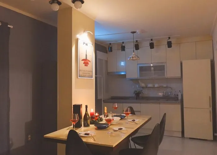 Daire Jinique In Cozy ,2 ,3 Queen Beds, Gyeongbokgung Mrt 10min ,6person Possible,restaurant Street,hanbok Trip,near Gwanghwamun And Gyeongbokgung Palace Seul