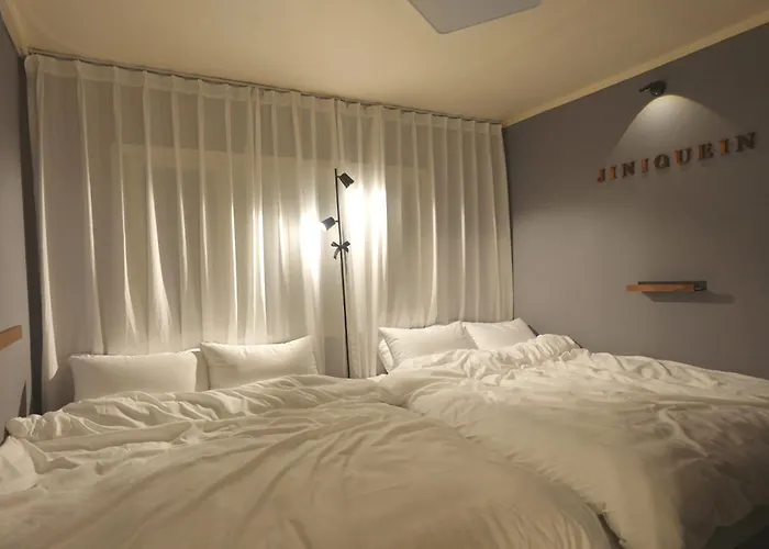 Jinique In Cozy ,2 ,3 Queen Beds, Gyeongbokgung Mrt 10min ,6person Possible,restaurant Street,hanbok Trip,near Gwanghwamun And Gyeongbokgung Palace Daire Seul