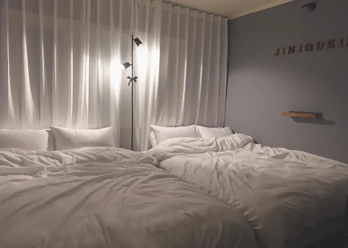 Jinique In Cozy ,2 ,3 Queen Beds, Gyeongbokgung Mrt 10min ,6person Possible,restaurant Street,hanbok Trip,near Gwanghwamun And Gyeongbokgung Palace * Seul