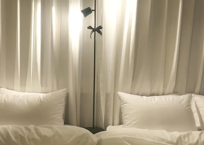 Jinique In Cozy ,2 ,3 Queen Beds, Gyeongbokgung Mrt 10min ,6person Possible,restaurant Street,hanbok Trip,near Gwanghwamun And Gyeongbokgung Palace