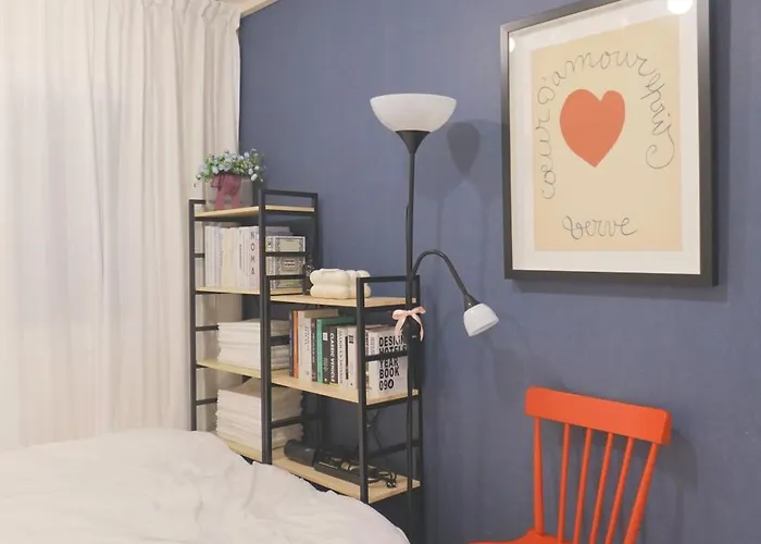 Jinique In Cozy ,2 ,3 Queen Beds, Gyeongbokgung Mrt 10min ,6person Possible,restaurant Street,hanbok Trip,near Gwanghwamun And Gyeongbokgung Palace Seul