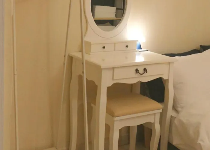 Jinique In Cozy ,2 ,3 Queen Beds, Gyeongbokgung Mrt 10min ,6person Possible,restaurant Street,hanbok Trip,near Gwanghwamun And Gyeongbokgung Palace Daire