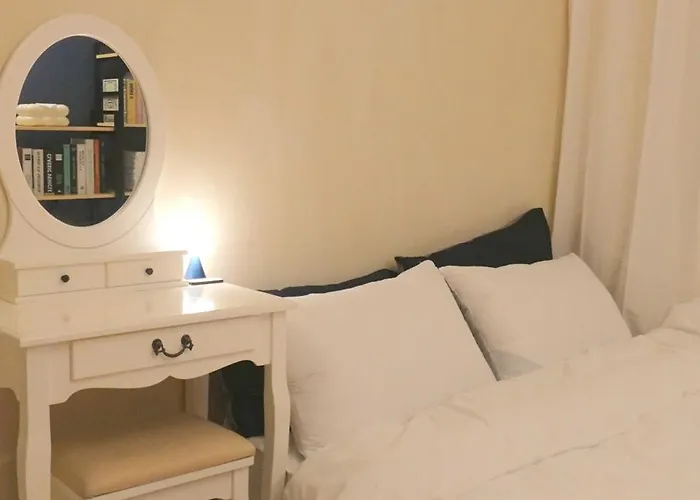 Daire Jinique In Cozy ,2 ,3 Queen Beds, Gyeongbokgung Mrt 10min ,6person Possible,restaurant Street,hanbok Trip,near Gwanghwamun And Gyeongbokgung Palace *