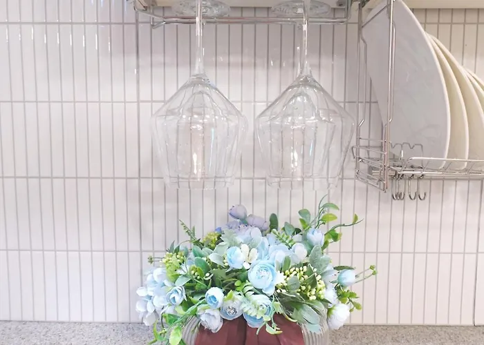 Jinique In Cozy ,2 ,3 Queen Beds, Gyeongbokgung Mrt 10min ,6person Possible,restaurant Street,hanbok Trip,near Gwanghwamun And Gyeongbokgung Palace * Seul
