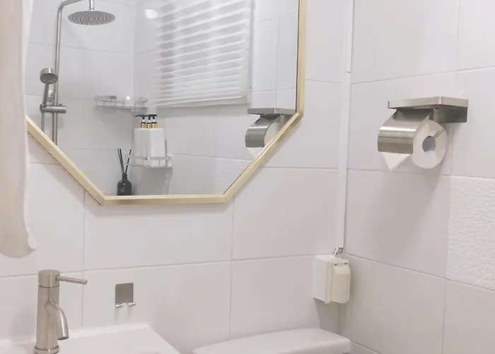 Jinique In Cozy ,2 ,3 Queen Beds, Gyeongbokgung Mrt 10min ,6person Possible,restaurant Street,hanbok Trip,near Gwanghwamun And Gyeongbokgung Palace Daire *
