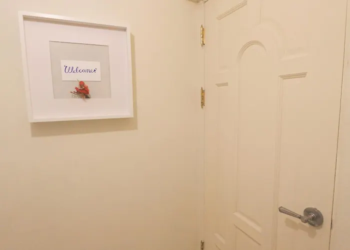 Jinique In Cozy ,2 ,3 Queen Beds, Gyeongbokgung Mrt 10min ,6person Possible,restaurant Street,hanbok Trip,near Gwanghwamun And Gyeongbokgung Palace