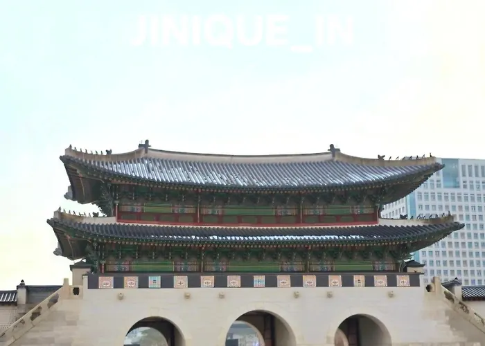 Daire Jinique In Cozy ,2 ,3 Queen Beds, Gyeongbokgung Mrt 10min ,6person Possible,restaurant Street,hanbok Trip,near Gwanghwamun And Gyeongbokgung Palace Seul