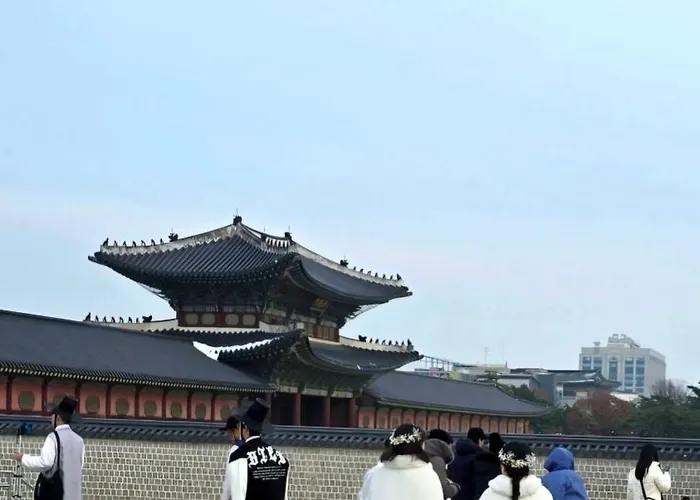 Jinique In Cozy ,2 ,3 Queen Beds, Gyeongbokgung Mrt 10min ,6person Possible,restaurant Street,hanbok Trip,near Gwanghwamun And Gyeongbokgung Palace Daire
