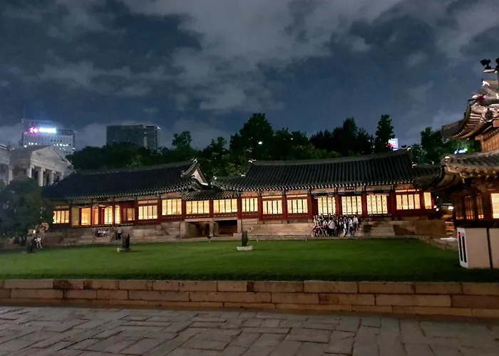 Jinique In Cozy ,2 ,3 Queen Beds, Gyeongbokgung Mrt 10min ,6person Possible,restaurant Street,hanbok Trip,near Gwanghwamun And Gyeongbokgung Palace Daire
